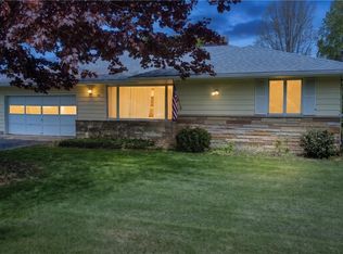 99 Greenridge Dr, Geneva, OH 44041