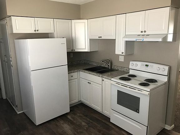 3rd image of 240-242 S Clarmar Ave