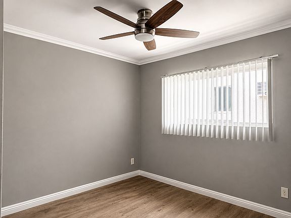 5th image of 2150 N Beachwood Dr APT 7