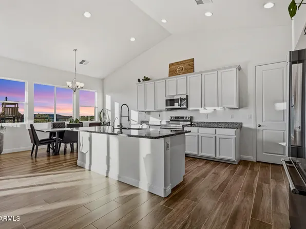498 W CHASE Street, San Tan Valley, AZ 85143