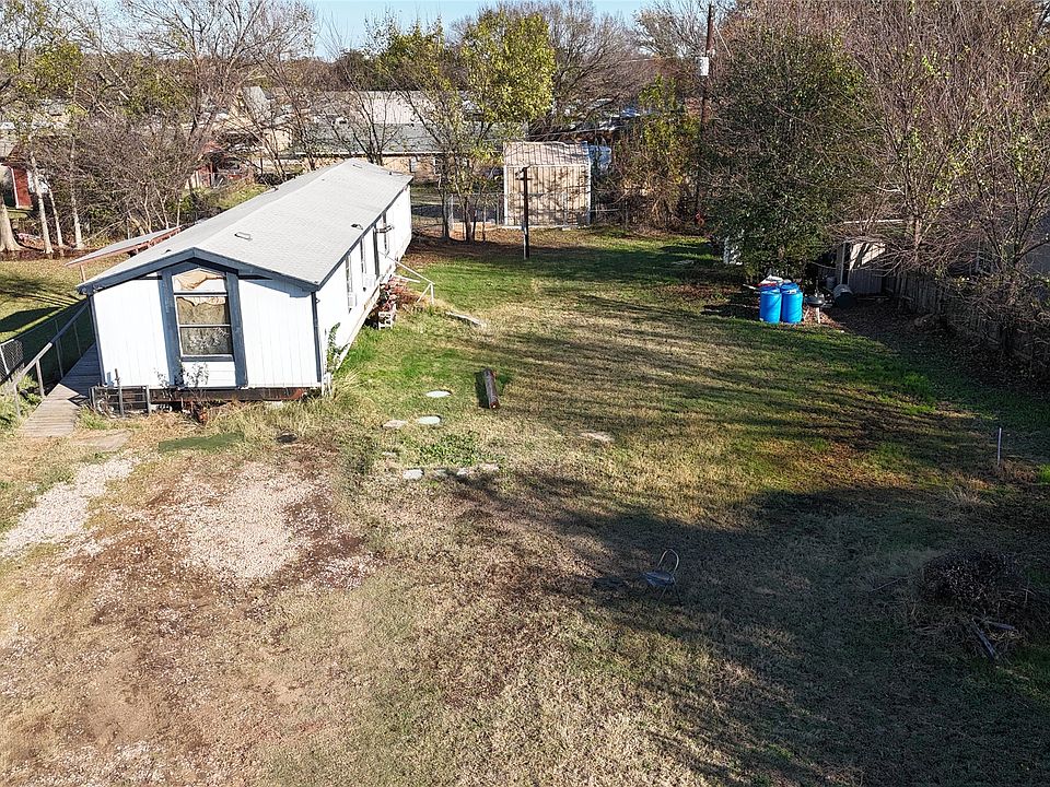 1st image of 214 Pearson Ln
