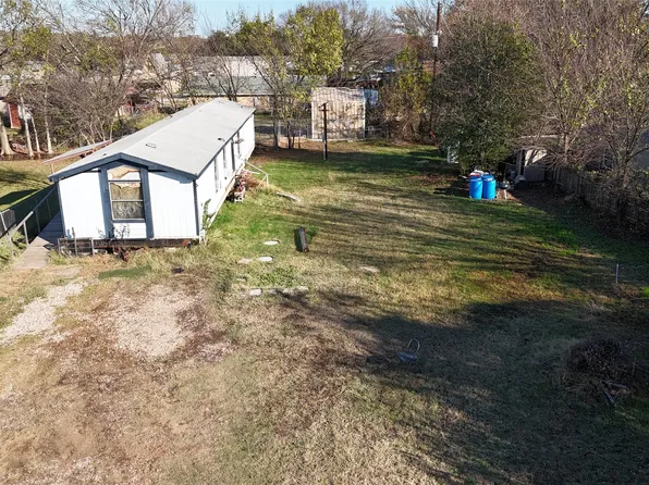 214 Pearson Ln, Azle, TX 76020