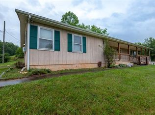 2425 Kingstown Rd, Lenoir, NC 28645