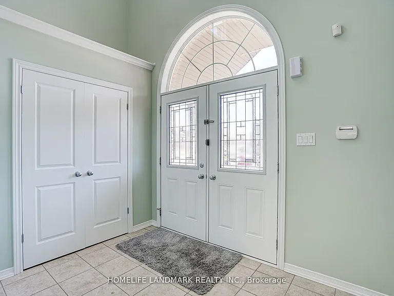 629 College Ave — Photo 6