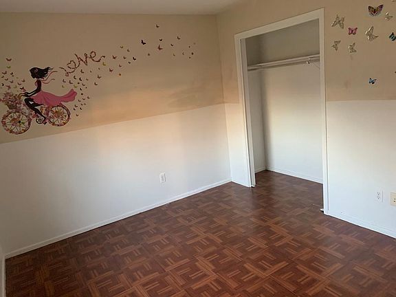 4th image of 3829 Hillsdale Ln