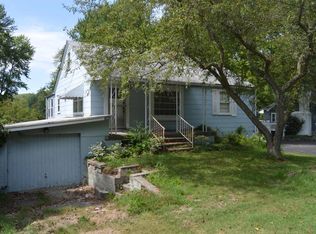 1943 Laraway Lake Dr SE, Grand Rapids, MI 49546