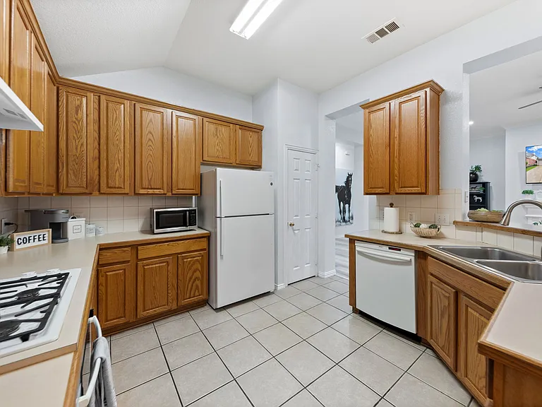 4835 Crown Dr — Photo 48