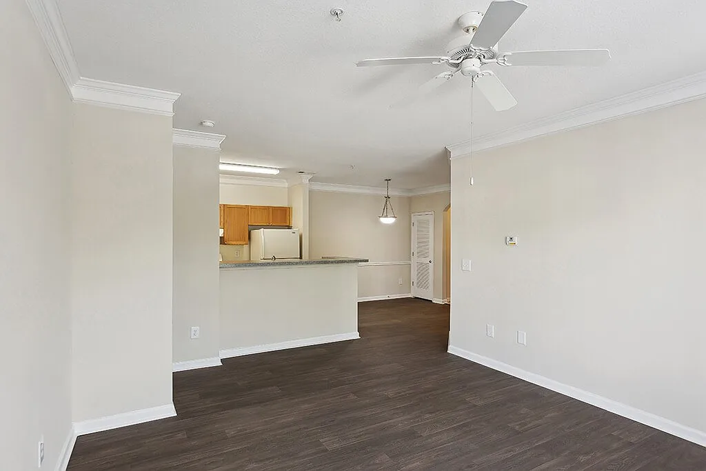 Lakeside Vista Apartments — Photo 4