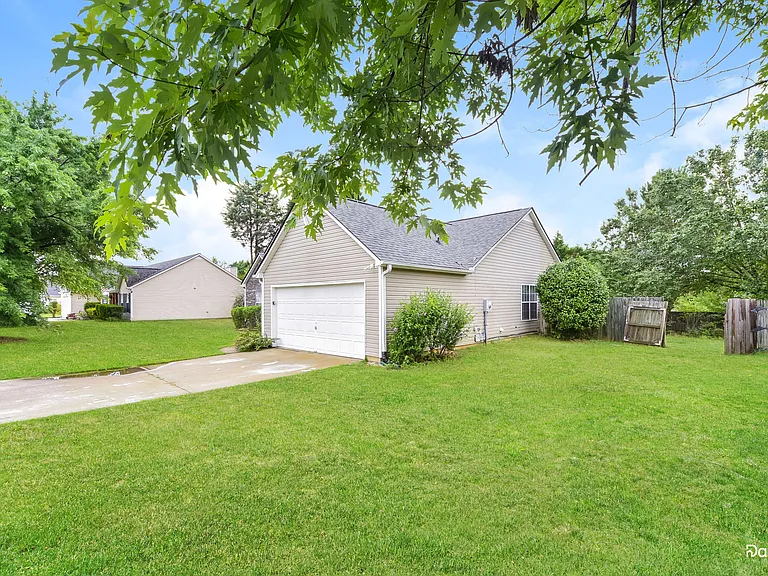 1525 Julianna Dr — Photo 5
