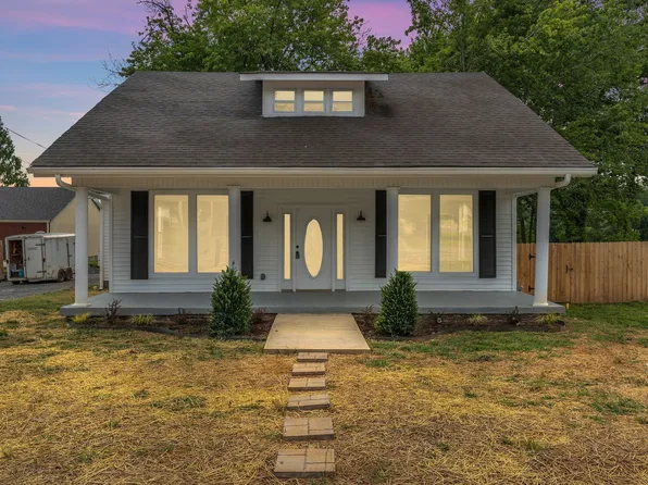 601 S Russell St, Portland, TN 37148