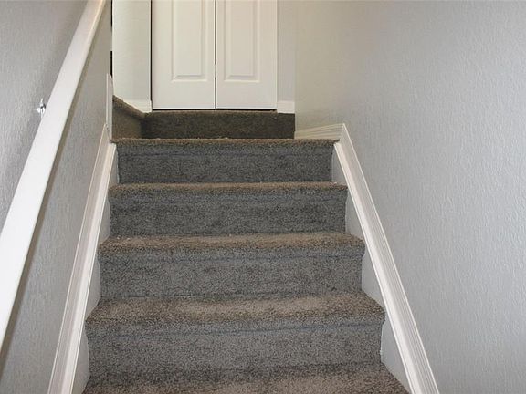 4th image of 2388 Grand Central Pkwy #40
