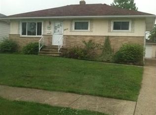 15216 Rowena Ave, Maple Heights, OH 44137