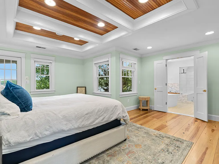 2942 Edgewater Dr — Photo 23