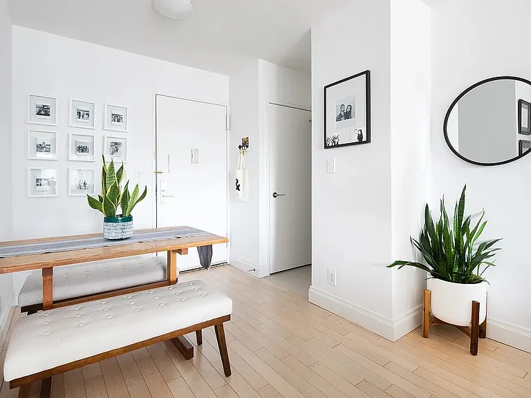 212 E 47th St #26J — Photo 3