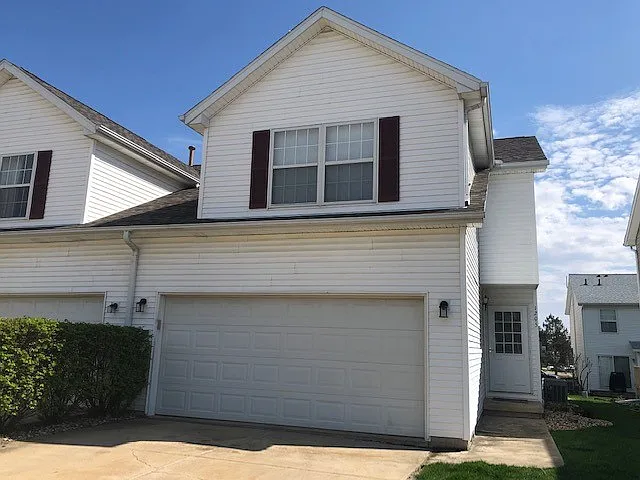 1205 Riviera Dr photo 1