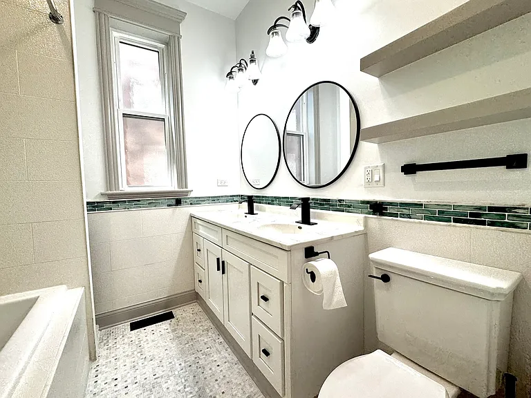 2424 N Mozart St #2 — Photo 19