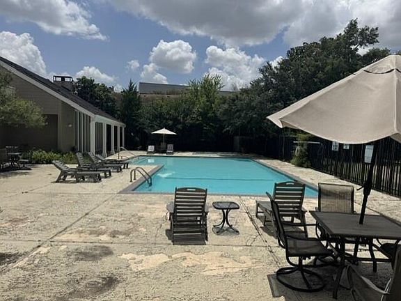 4th image of 2100 Tanglewilde St APT 743