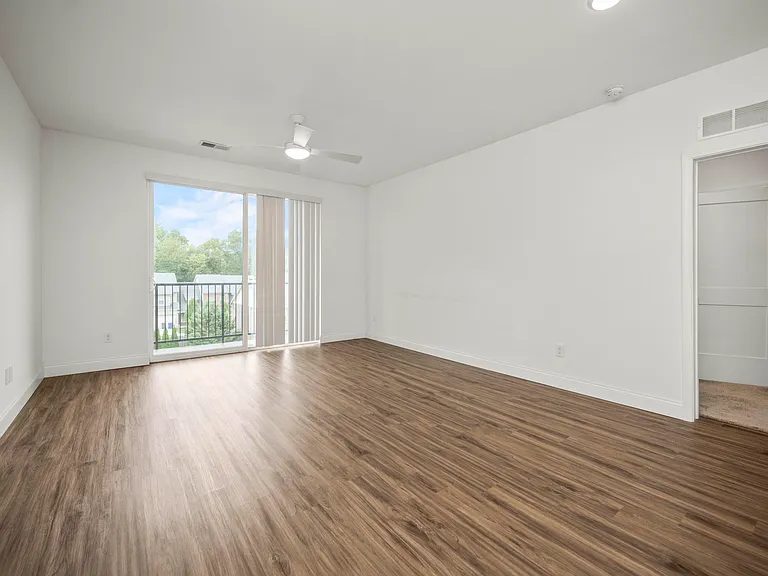 231 Walton Ave #302 — Photo 7