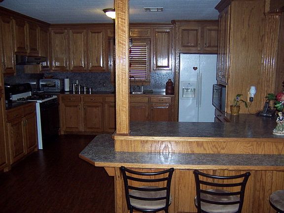 3rd image of 104 Chauvin St