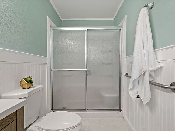 5th image of 39542 Friends Ave