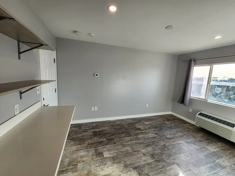 1313 W Morena Blvd #19 — Photo 27