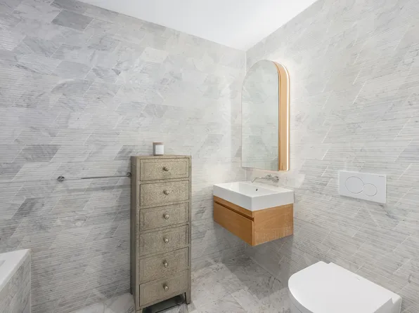 229 9th Street image 9 of 11