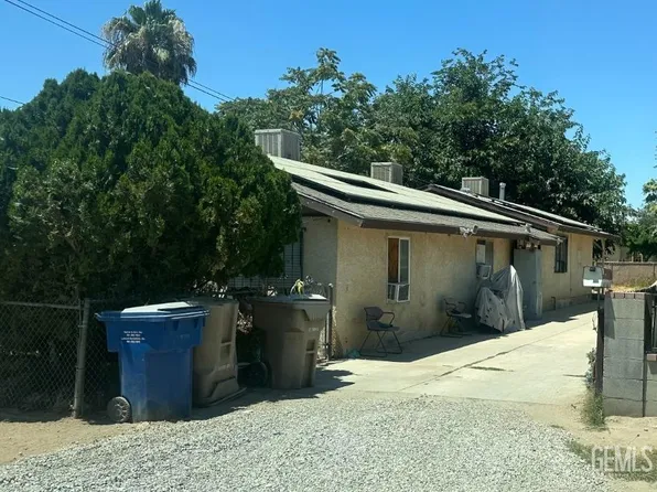 8004 Middleton Ln, Lamont, CA 93241