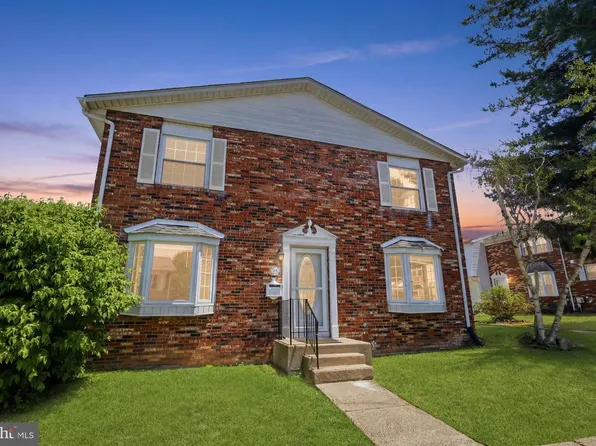 392 Rutgers Ct, Bensalem, PA 19020