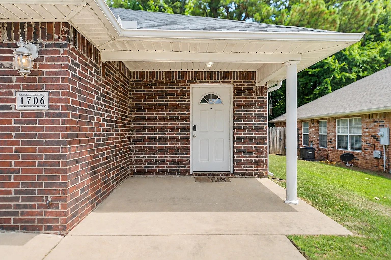 1706 N Evening Shade Dr — Photo 4