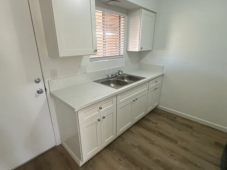 3420 S Woodland St #3420 — Photo 4