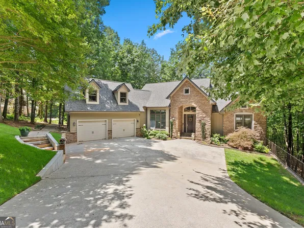 746 Plum Ln, Clarkesville, GA 30523