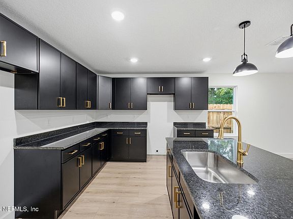 4th image of 3238 DILLON Street