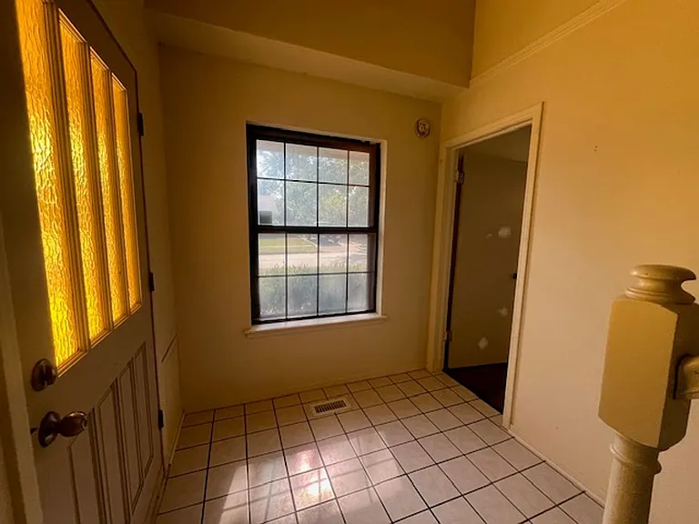1832 S Fir Ave — Photo 3