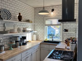 141 Oakland Ave #2, Pawtucket, RI 02861