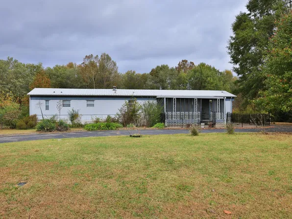 1555 Mag Duffy Rd, Humboldt, TN 38343