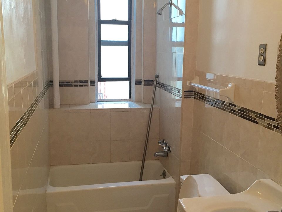 1st image of 3106 38th St APT 2L