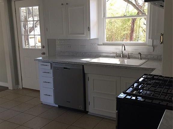 5th image of 138 E Hillcrest Dr