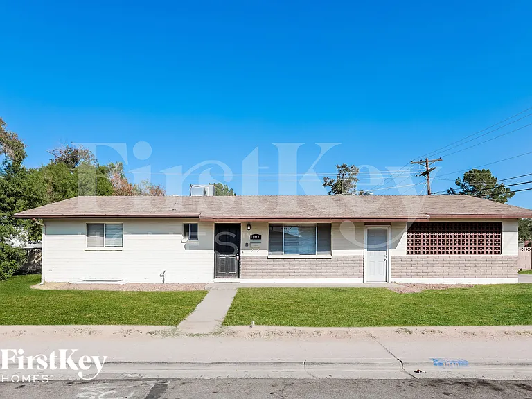 1010 W 4th Pl — Photo 1