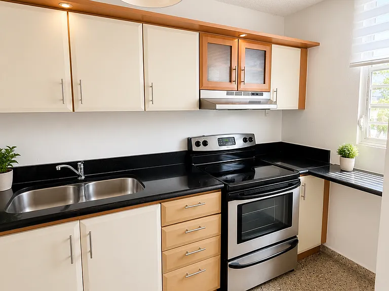 100 Cond Park E — Photo 1