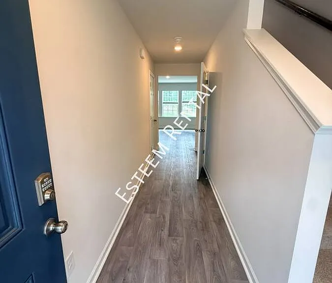 135 Palm Dr — Photo 3