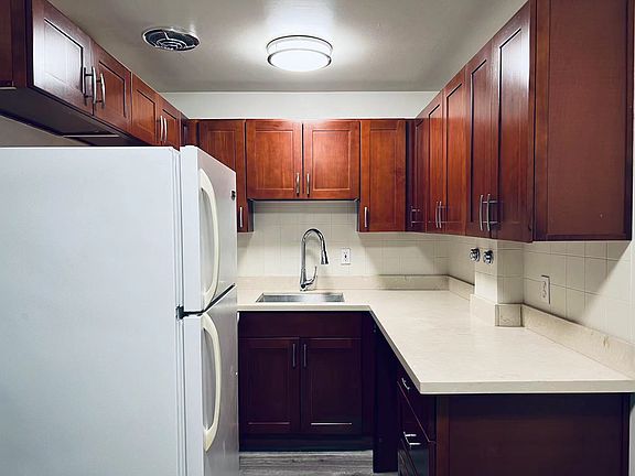 4th image of 3011 14th Ave W APT 1