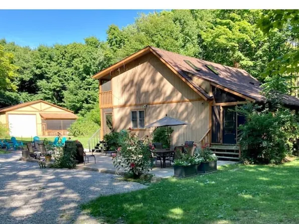 681 Trenton Ave, Put In Bay, OH 43456