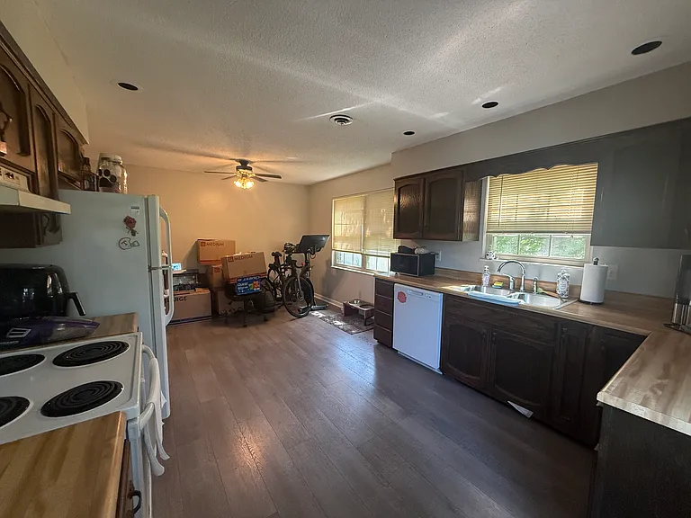 403 Keeble St #403 — Photo 11