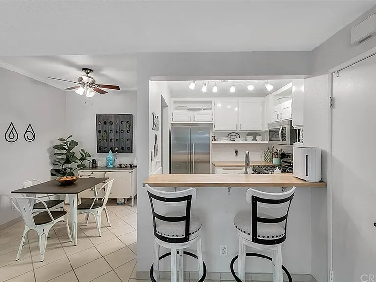 24105 Del Monte Dr #445 — Photo 4