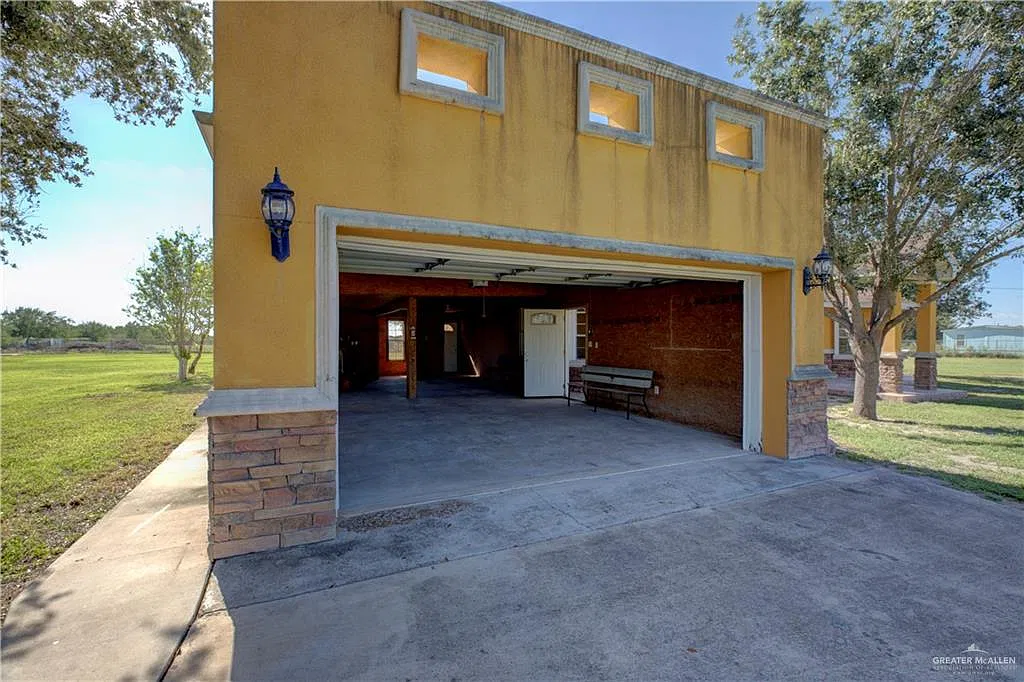 3 bed, 3.0 bath, 2186 sqft, $2,000 — Photo 4