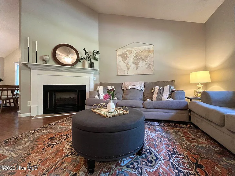 2400 Longleaf Dr W — Photo 6