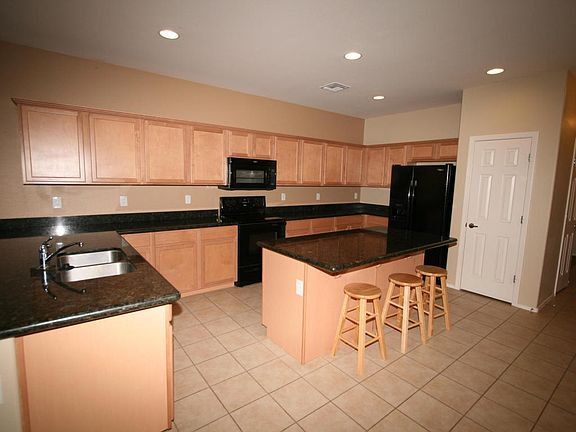 4th image of 10006 W Whyman Ave