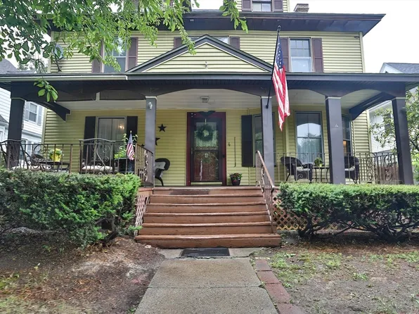 4 Trowbridge Rd, Worcester, MA 01609
