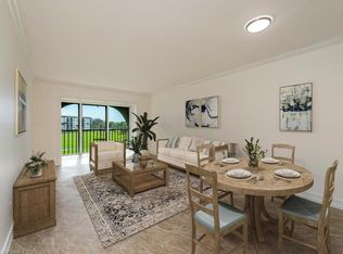 17 High Point Cir N APT 304, Naples, FL 34103