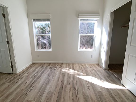 4th image of 430 Yosemite Dr